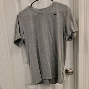 Nike Gray Short Sleeve Tee Athletic Performance